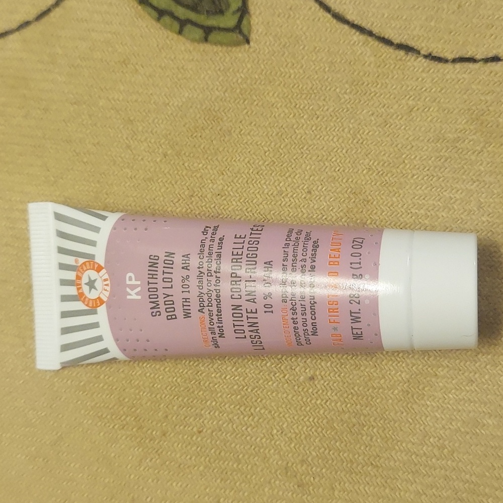 ❤️ First Aid Beauty Smoothing Body Lotion